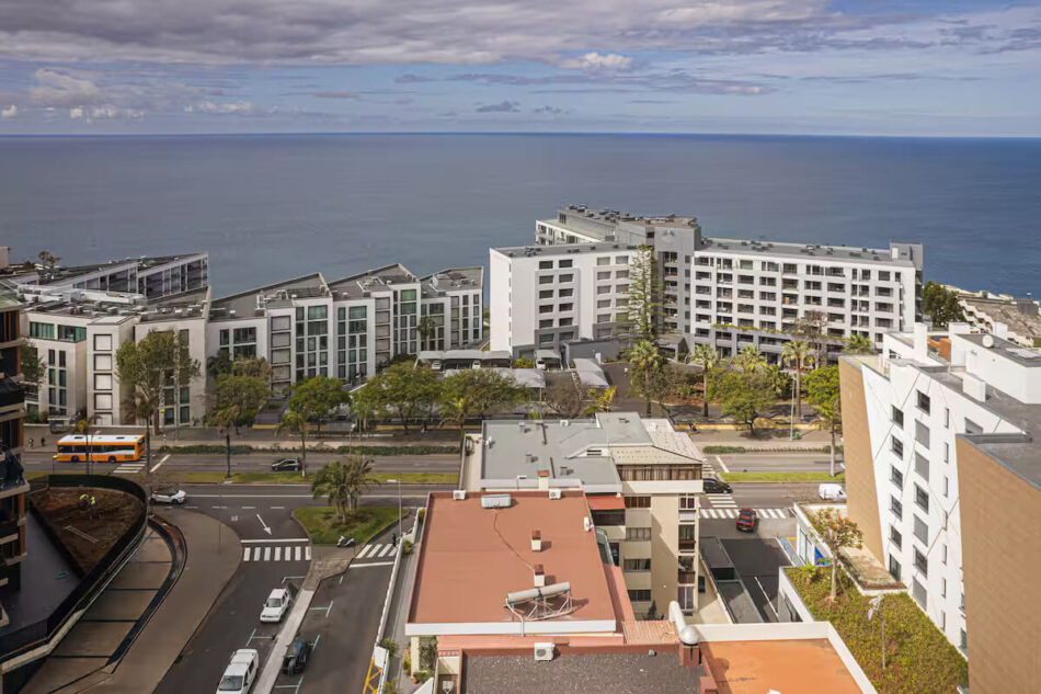 Portola Penthouse 60